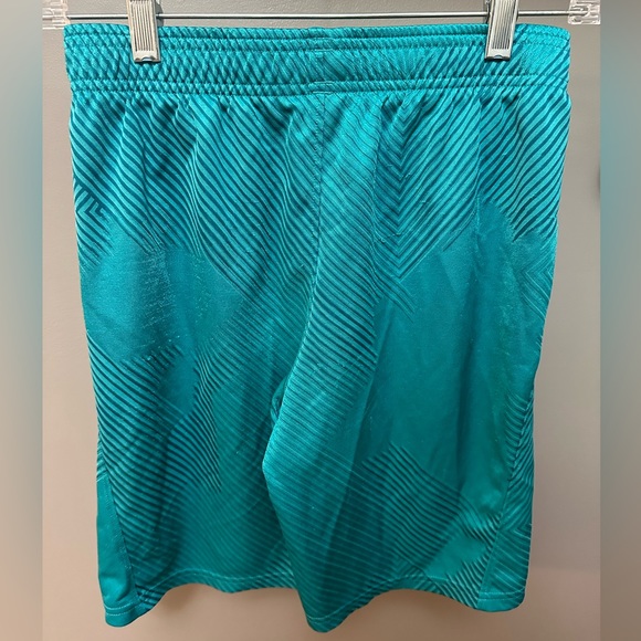 UNDER ARMOUR | Youth Large Teal Basketball Style Shorts - Picture 4 of 5